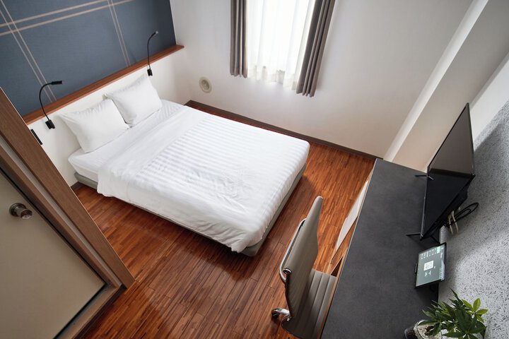 Room 14 of 53