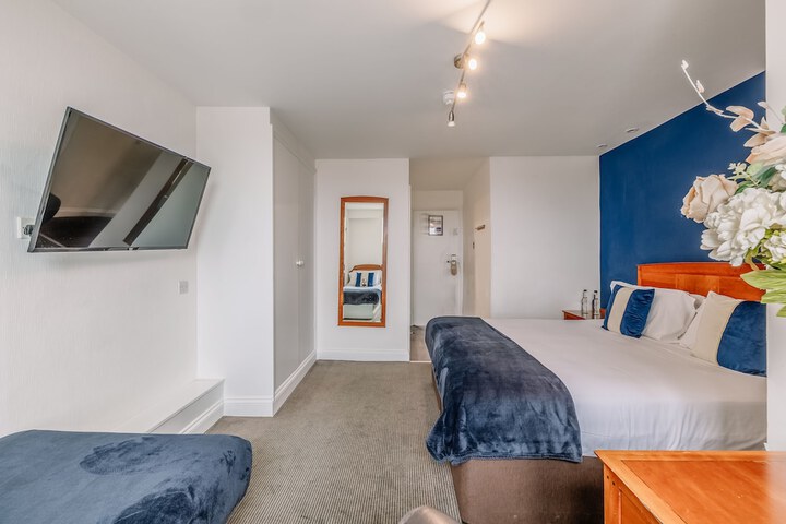 Room 14 of 99