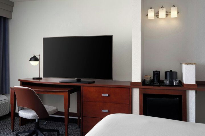 Room 10 of 30