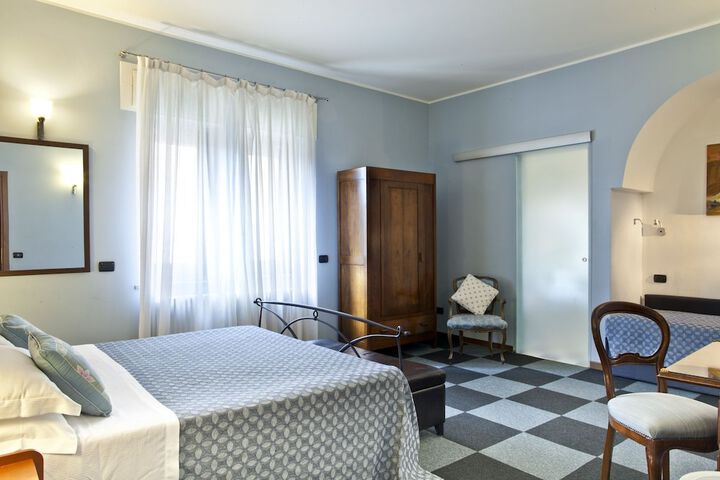 Room 12 of 60
