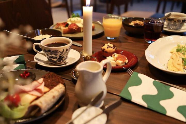 Breakfast/Coffee Service 21 of 26