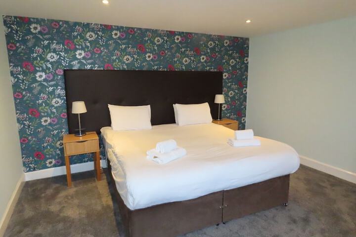 Room 48 of 100