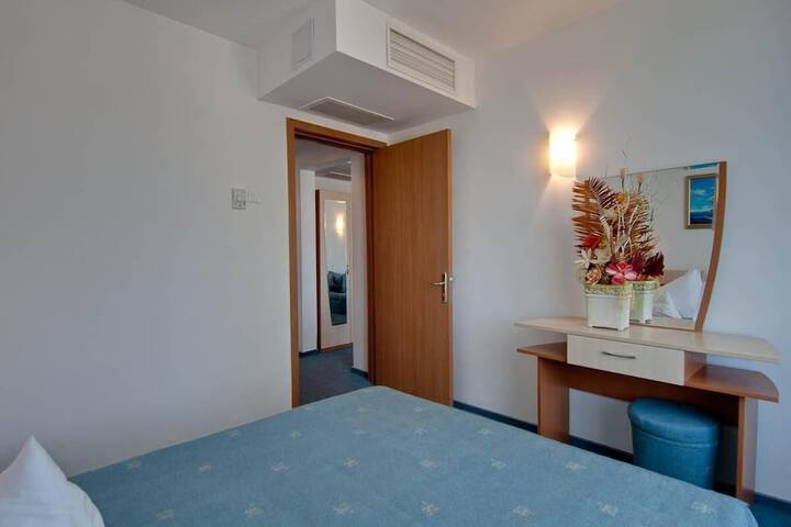 Room 17 of 42