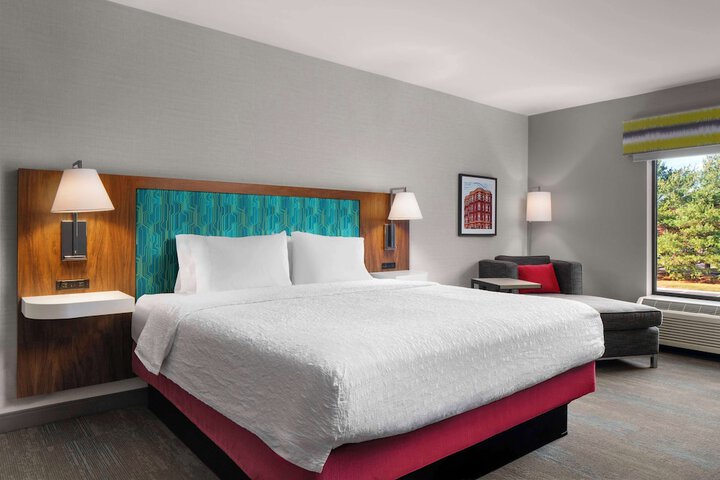 1 King Bed (11 of 12)