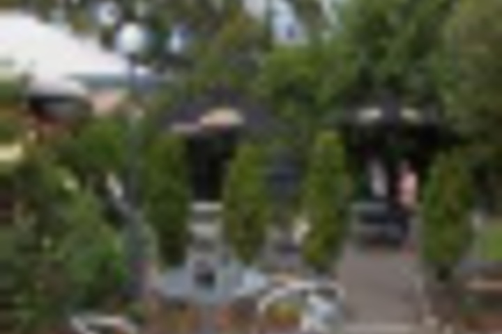 Hotel Exterior 3 of 384