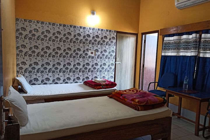 Room 6 of 17