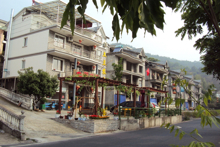 Tudou Manor