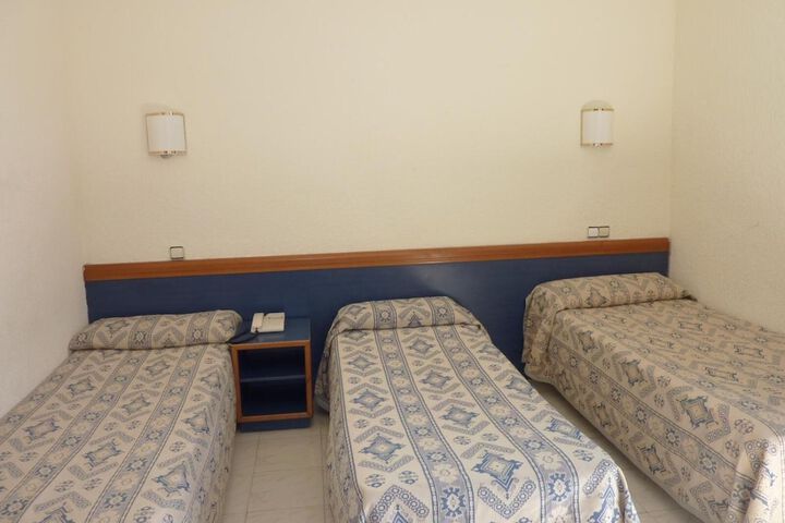 Room 15 of 37