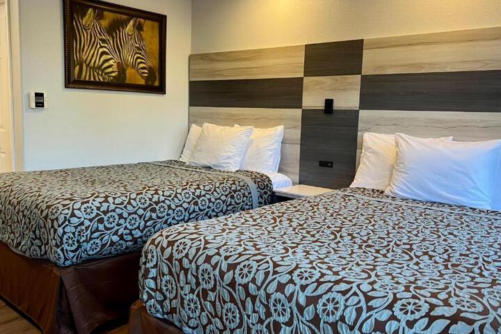 2 Double Beds (2 of 13)