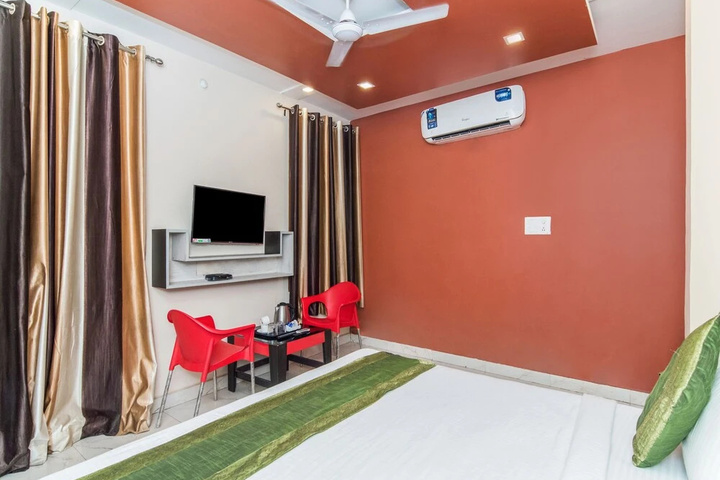 Room 3 of 21