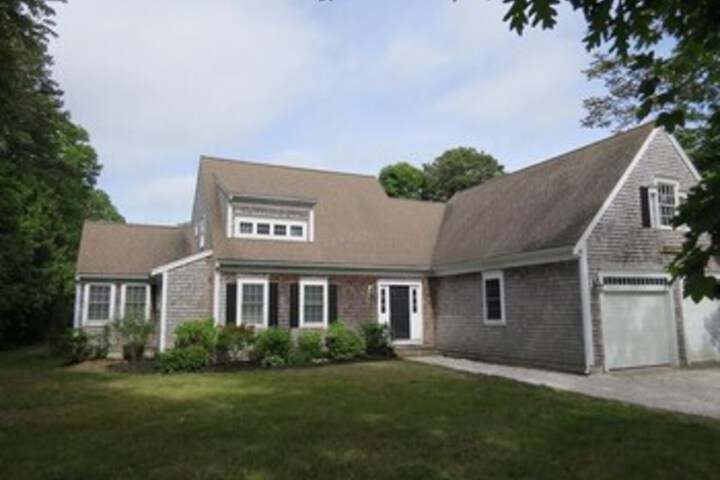 722 CROWELL ROAD - FIVE BEDROOM HOUSE in Chatham, MA