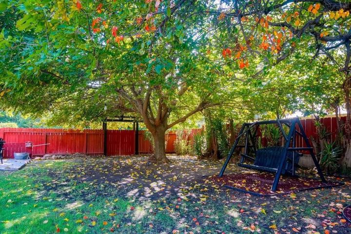 Property Grounds 36 of 46