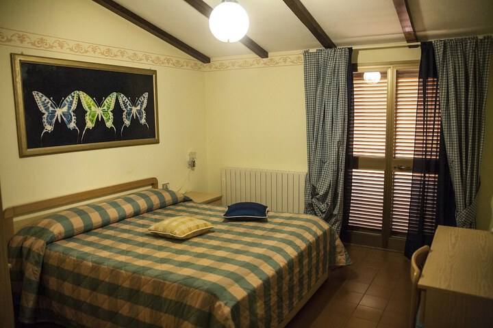 Room 24 of 30