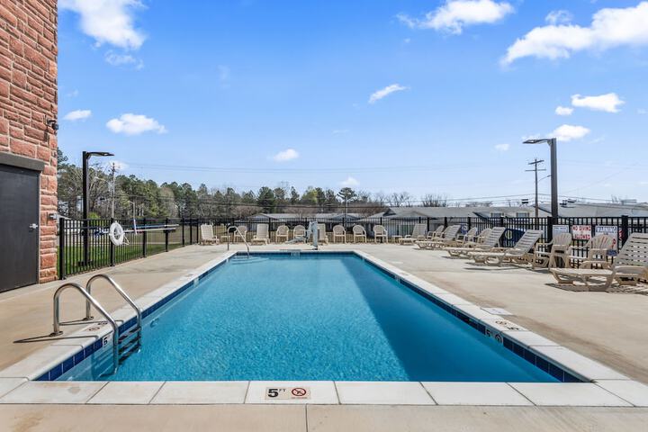 Pool 44 of 72