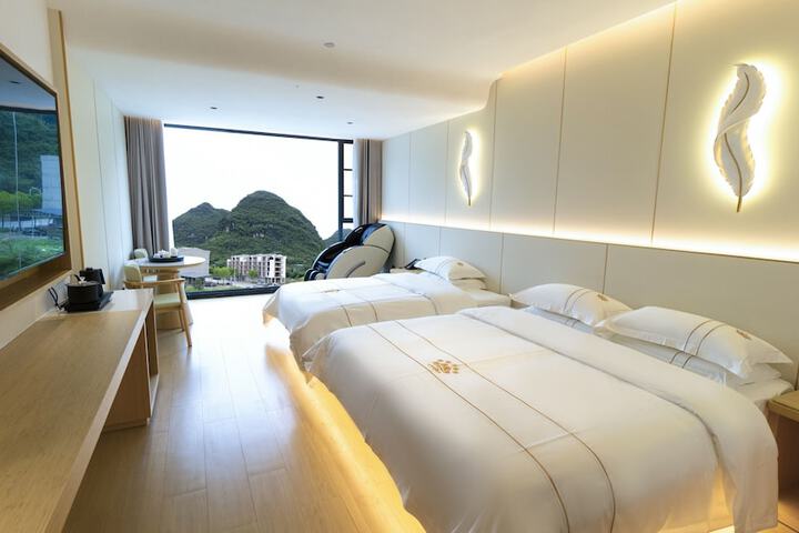 Room 34 of 158