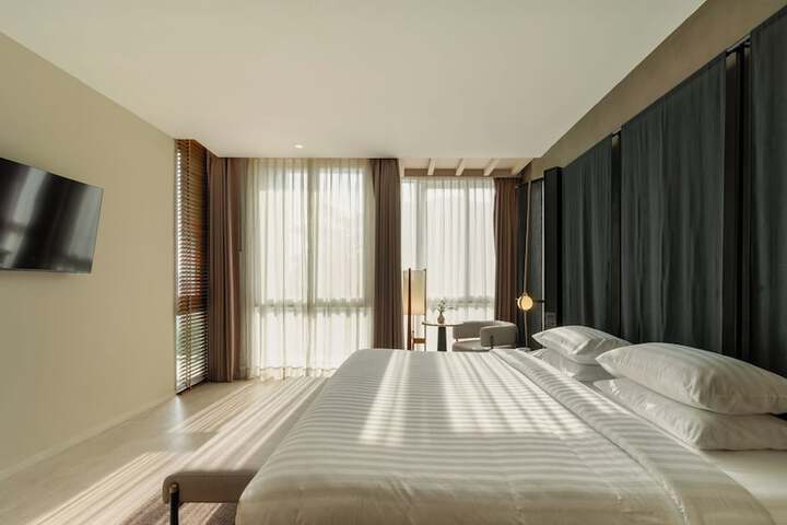 Room 14 of 111
