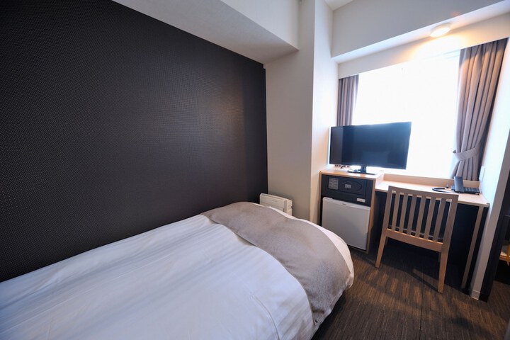 Room 11 of 144