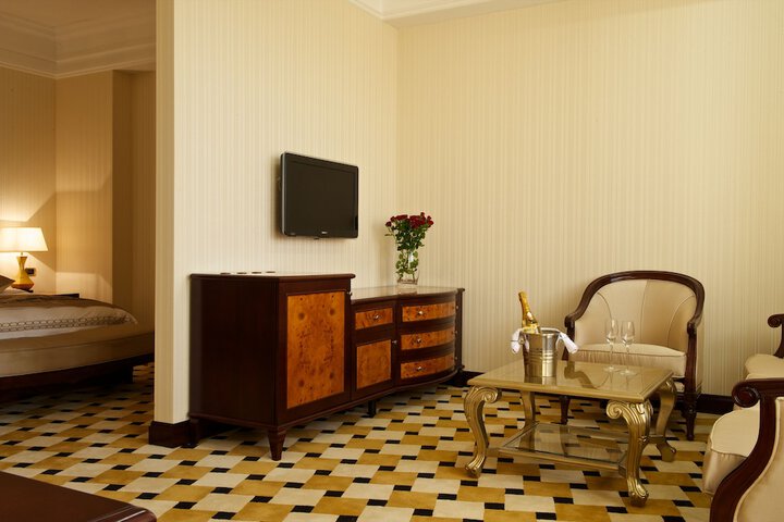 Room 49 of 137
