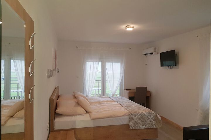 Room 16 of 41