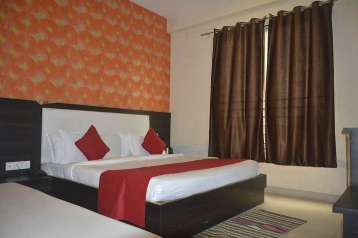 Room 9 of 20