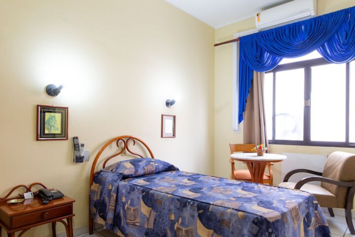 Room 15 of 80