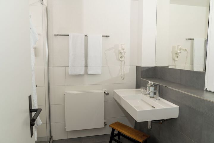 Room 254 of 395
