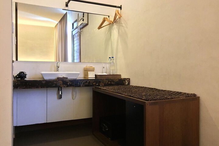 Room 46 of 104