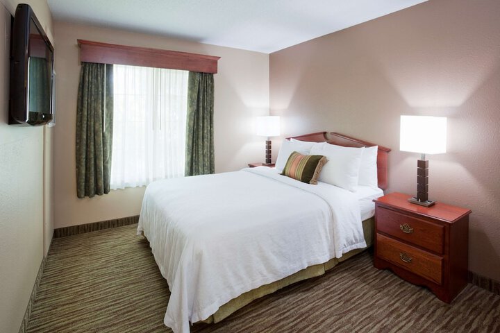 Suite 1 Bedroom (9 of 14)