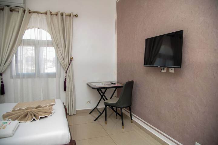 Room 52 of 110