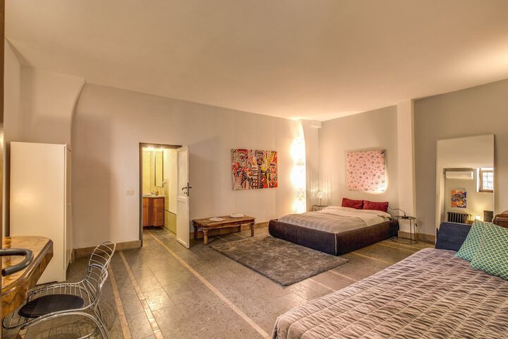 Room 7 of 25