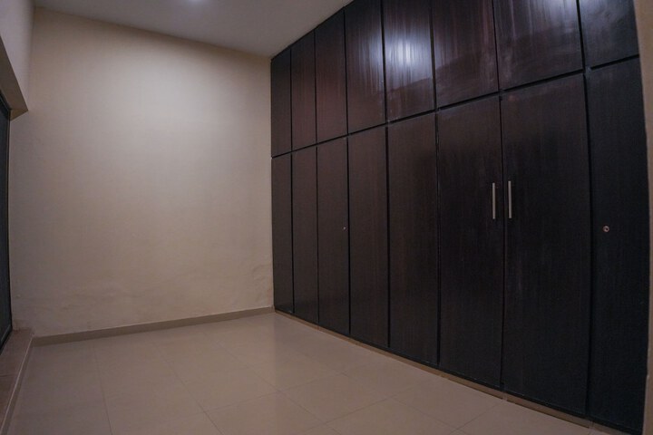 Room 8 of 37