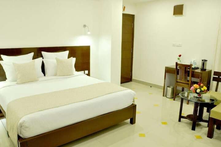 Room 13 of 63