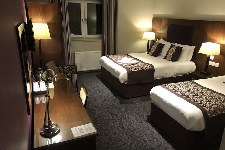 Room 3 of 38