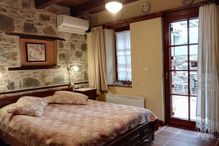 Room 25 of 94