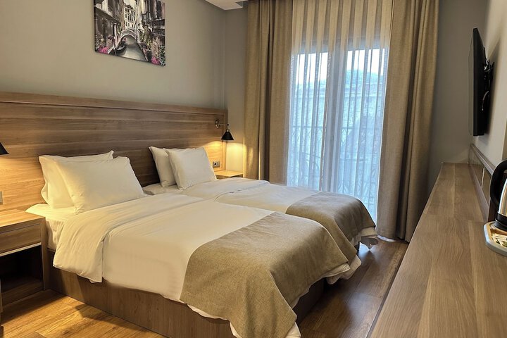 Room 19 of 74