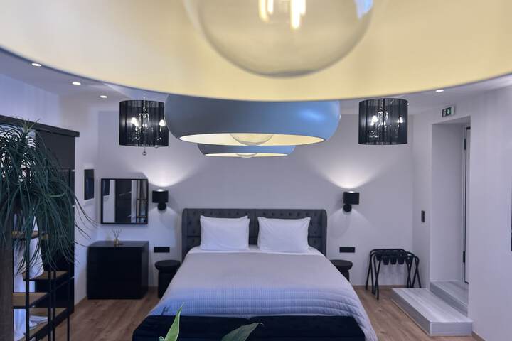 Room 27 of 78