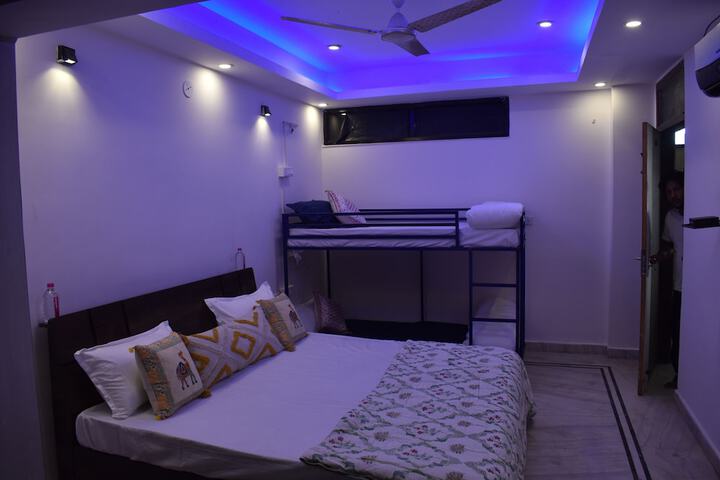 Room 6 of 38