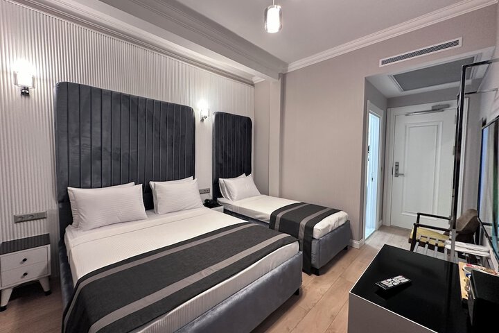 Room 11 of 71