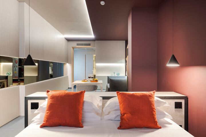 Room 27 of 112