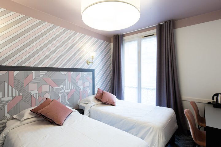 Room 10 of 48