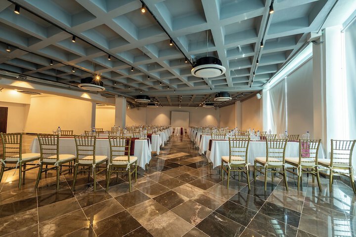 Business Center 140 of 165