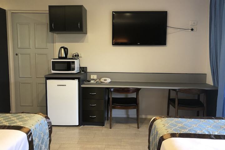 Room 8 of 38