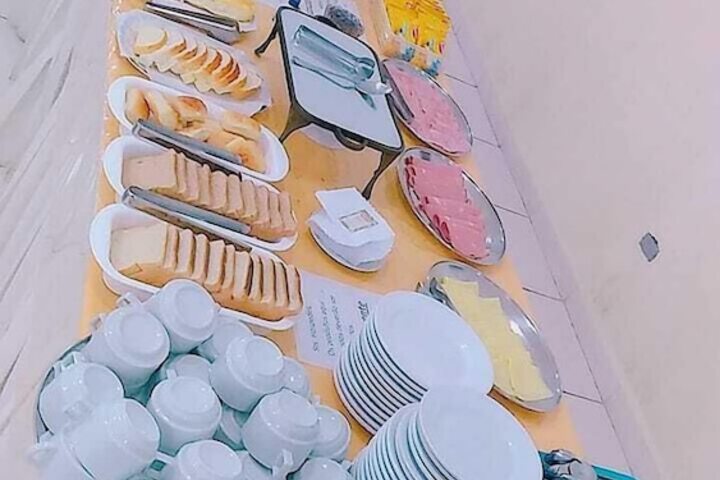 Breakfast/Coffee Service 22 of 26