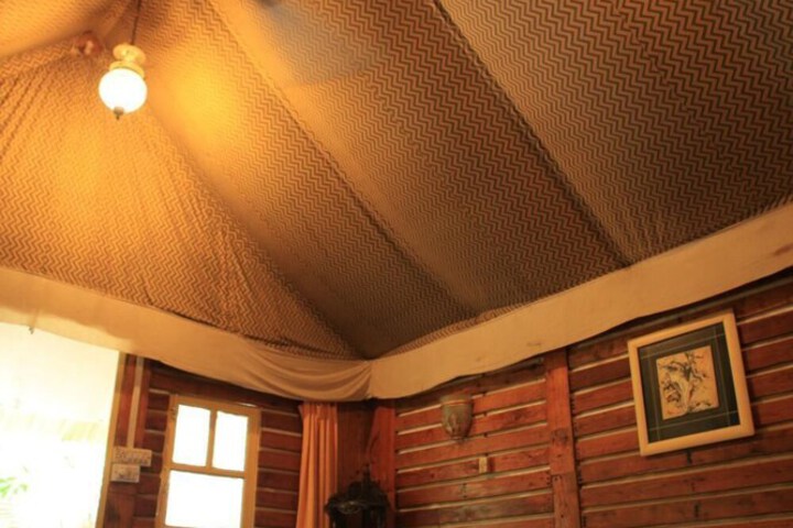 Room 10 of 27
