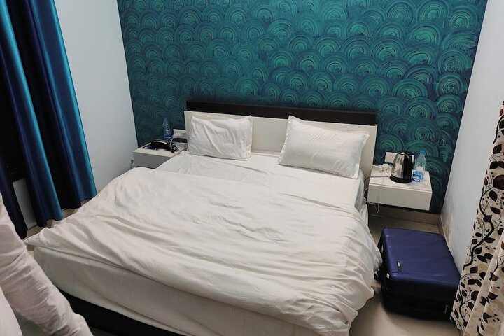 Room 3 of 29