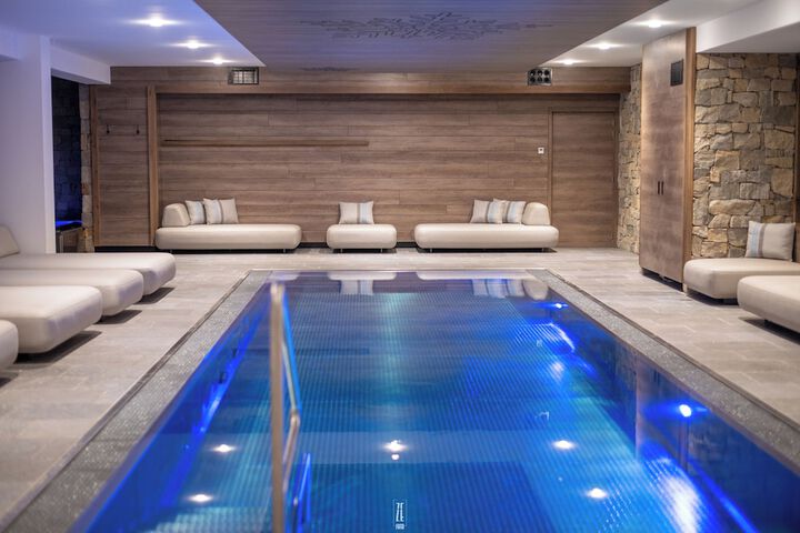 Pool 41 of 112
