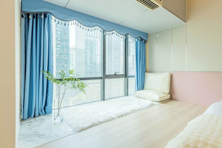 Room 5 of 82