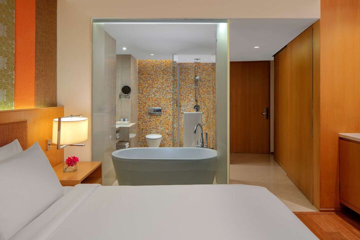 Room 16 of 130