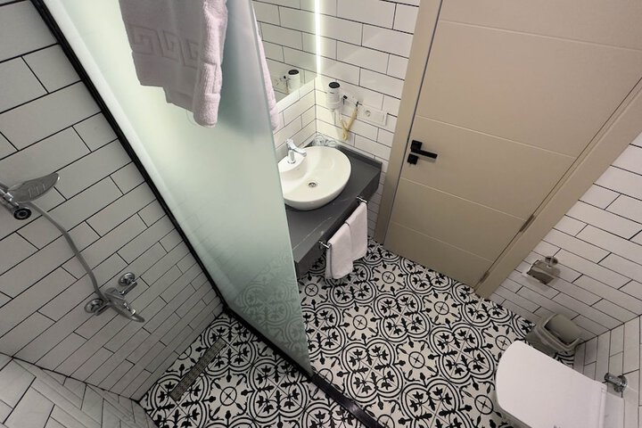 Room 19 of 35