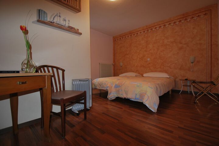 Room 6 of 47